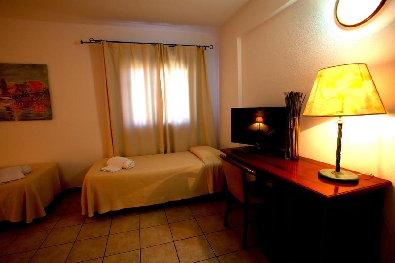 Hotel Moderno Olbia Dış mekan fotoğraf